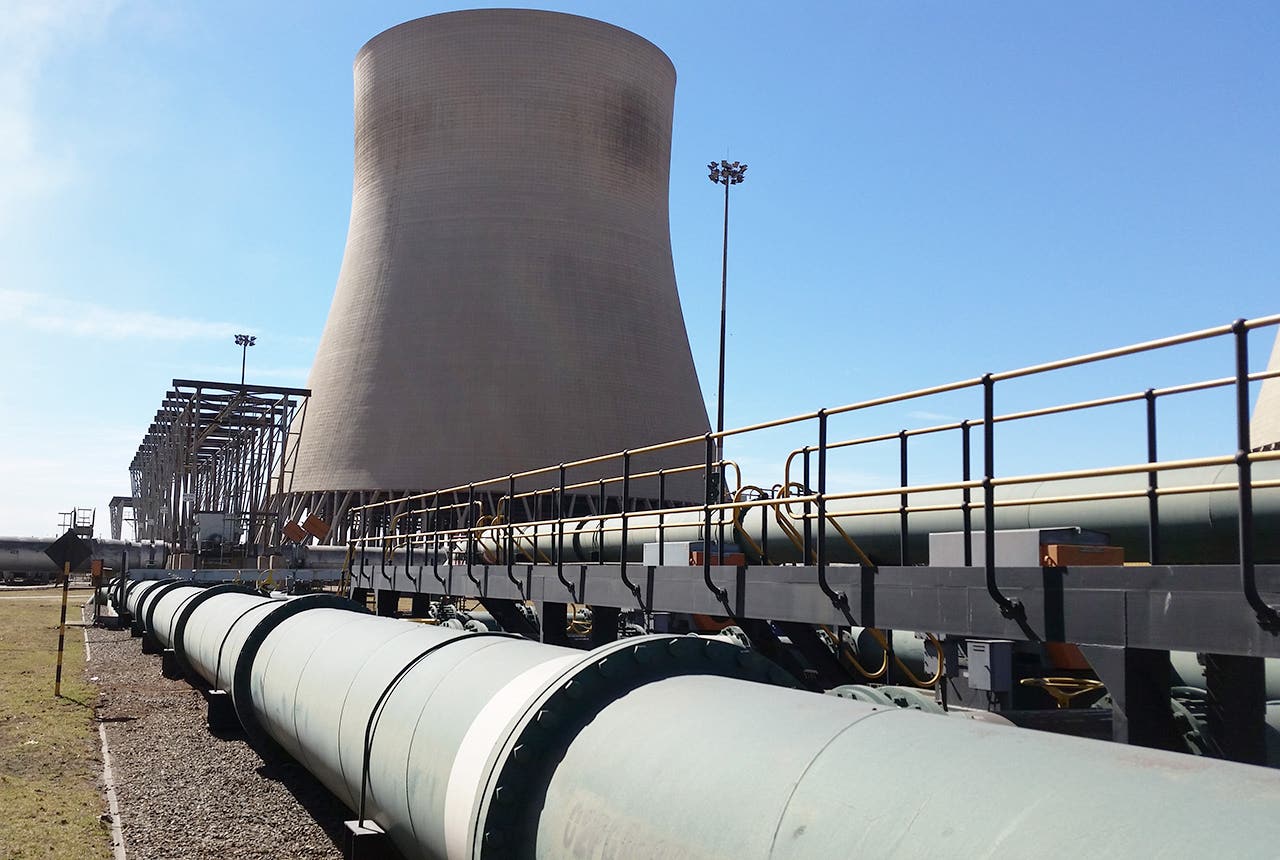 Plugging Active Pipes in Extreme Environment